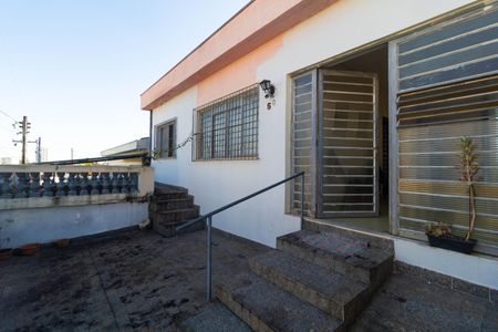 Casa à venda com 170m², 4 quartos e 1 vaga Casa à venda com 170m², 4 quartos e 1 vagaVaranda