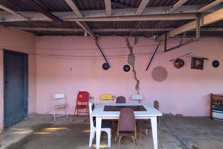 Casa à venda com 170m², 4 quartos e 1 vaga Casa à venda com 170m², 4 quartos e 1 vagaVaranda com churrasqueira