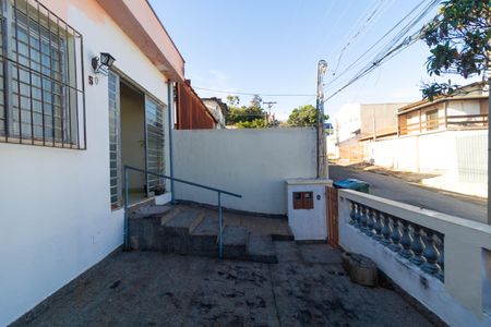 Casa à venda com 170m², 4 quartos e 1 vaga Casa à venda com 170m², 4 quartos e 1 vagaVaranda