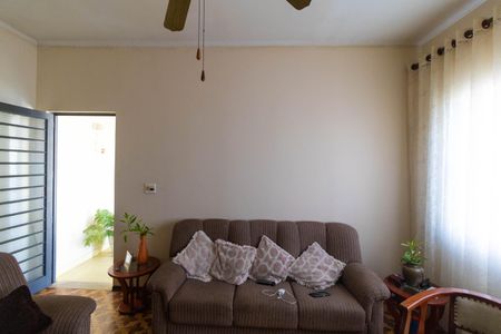 Casa à venda com 170m², 4 quartos e 1 vaga Casa à venda com 170m², 4 quartos e 1 vagaSala