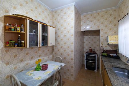 Casa à venda com 170m², 4 quartos e 1 vaga Casa à venda com 170m², 4 quartos e 1 vagaCozinha