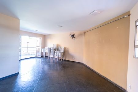 Apartamento à venda com 42m², 2 quartos e 1 vaga Apartamento à venda com 42m², 2 quartos e 1 vagaÁrea comum - Salão de festas
