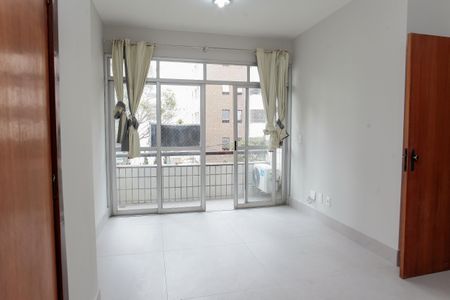 sala de apartamento para alugar com 2 quartos, 80m² em Buritis, Belo Horizonte