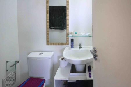 Apartamento à venda com 43m², 2 quartos e sem vaga Apartamento à venda com 43m², 2 quartos e sem vagaBanheiro