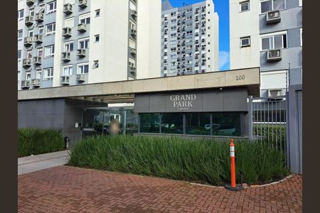Apartamento à venda com 68m², 3 quartos e 1 vaga Apartamento à venda com 68m², 3 quartos e 1 vagaFachada e Portaria