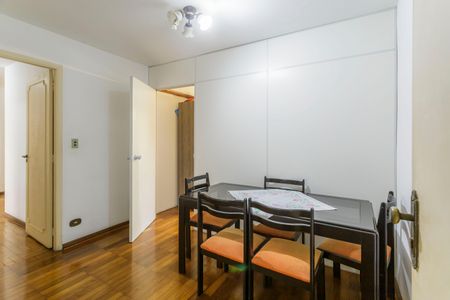 Apartamento à venda com 110m², 4 quartos e 1 vaga Apartamento à venda com 110m², 4 quartos e 1 vagaSala