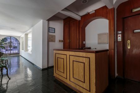 Apartamento à venda com 110m², 4 quartos e 1 vaga Apartamento à venda com 110m², 4 quartos e 1 vagaHall social