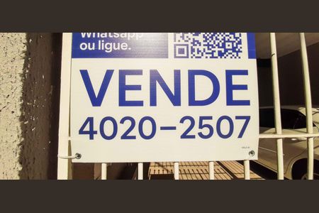 Casa à venda com 185m², 3 quartos e 2 vagas Casa à venda com 185m², 3 quartos e 2 vagasPlaquinha