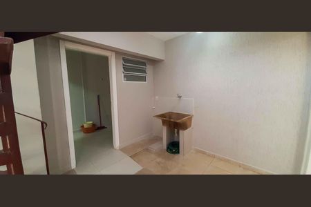 Casa à venda com 185m², 3 quartos e 2 vagas Casa à venda com 185m², 3 quartos e 2 vagasÁrea de Serviço - Edícula