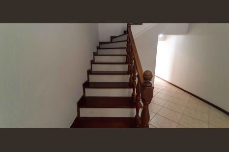 Casa à venda com 185m², 3 quartos e 2 vagas Casa à venda com 185m², 3 quartos e 2 vagasAcesso aos Quartos