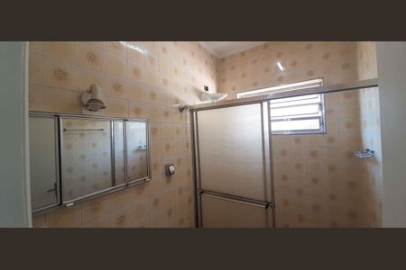 Casa à venda com 185m², 3 quartos e 2 vagas Casa à venda com 185m², 3 quartos e 2 vagasBanheiro 1