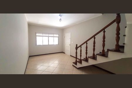 Casa à venda com 185m², 3 quartos e 2 vagas Casa à venda com 185m², 3 quartos e 2 vagasSala