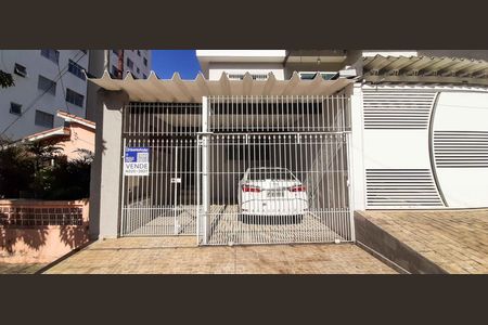 Casa à venda com 185m², 3 quartos e 2 vagas Casa à venda com 185m², 3 quartos e 2 vagasFachada da Casa