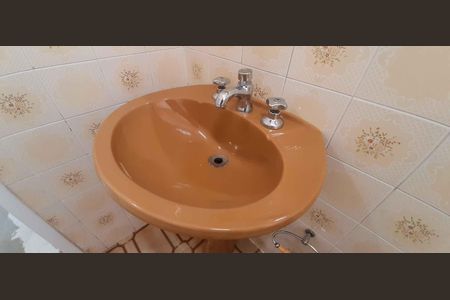 Casa à venda com 185m², 3 quartos e 2 vagas Casa à venda com 185m², 3 quartos e 2 vagasBanheiro 1