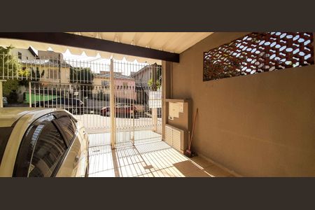Casa à venda com 185m², 3 quartos e 2 vagas Casa à venda com 185m², 3 quartos e 2 vagasGaragem