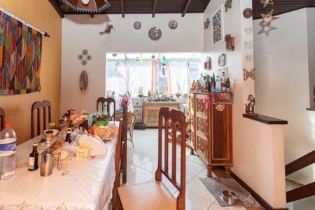 Apartamento à venda com 212m², 4 quartos e 3 vagas Apartamento à venda com 212m², 4 quartos e 3 vagasCobertura