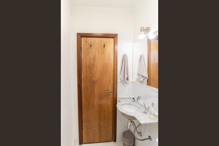 Casa para alugar com 191m², 3 quartos e 2 vagas Casa para alugar com 191m², 3 quartos e 2 vagasBanheiro Social