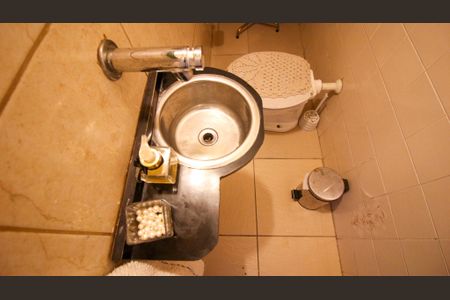 Casa à venda com 250m², 3 quartos e 2 vagas Casa à venda com 250m², 3 quartos e 2 vagasBanheiro 2