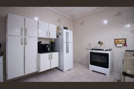 Casa à venda com 250m², 3 quartos e 2 vagas Casa à venda com 250m², 3 quartos e 2 vagasCozinha