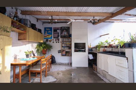 Casa à venda com 250m², 3 quartos e 2 vagas Casa à venda com 250m², 3 quartos e 2 vagasÁrea comum