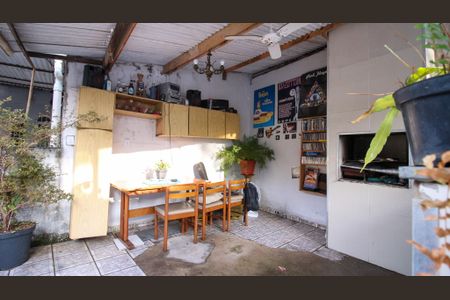 Casa à venda com 250m², 3 quartos e 2 vagas Casa à venda com 250m², 3 quartos e 2 vagasÁrea comum