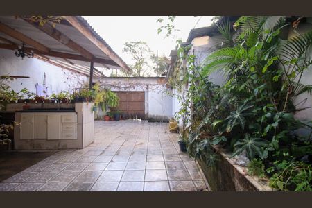 Casa à venda com 250m², 3 quartos e 2 vagas Casa à venda com 250m², 3 quartos e 2 vagasÁrea comum