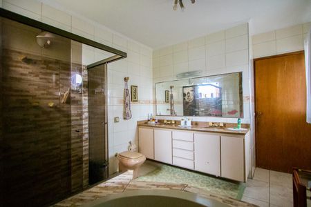 Casa à venda com 200m², 3 quartos e 3 vagasBanheiro da Suíte