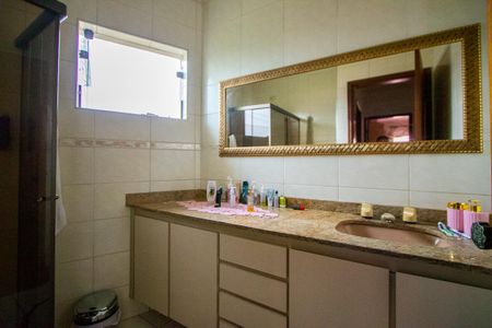 Casa à venda com 200m², 3 quartos e 3 vagasBanheiro social