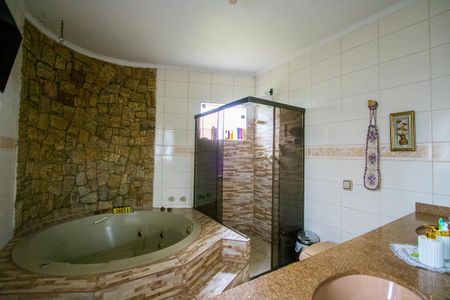 Casa à venda com 200m², 3 quartos e 3 vagasBanheiro da Suíte