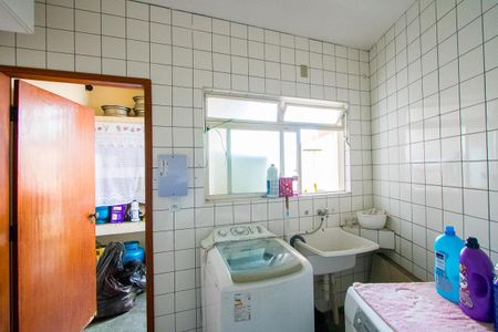 Casa à venda com 200m², 3 quartos e 3 vagasÁrea de serviço