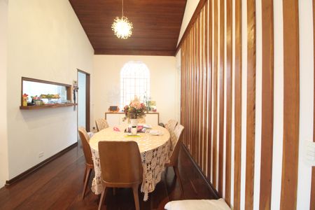 Casa à venda com 400m², 3 quartos e 3 vagasSala