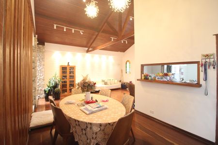 Casa à venda com 400m², 3 quartos e 3 vagasSala