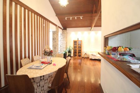 Casa à venda com 400m², 3 quartos e 3 vagasSala