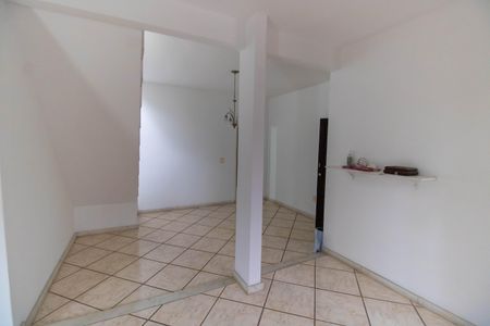Casa de condomínio à venda com 180m², 3 quartos e 3 vagas Casa de condomínio à venda com 180m², 3 quartos e 3 vagasHall