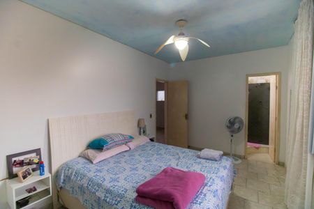 Casa de condomínio à venda com 180m², 3 quartos e 3 vagas Casa de condomínio à venda com 180m², 3 quartos e 3 vagasSuíte 2