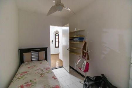 Casa de condomínio à venda com 180m², 3 quartos e 3 vagas Casa de condomínio à venda com 180m², 3 quartos e 3 vagasQuarto de Serviço