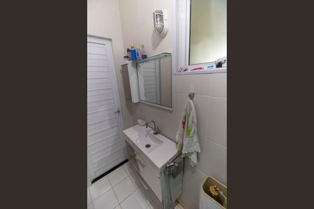 Casa de condomínio à venda com 180m², 3 quartos e 3 vagas Casa de condomínio à venda com 180m², 3 quartos e 3 vagasBanheiro de serviço
