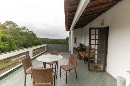 Casa de condomínio à venda com 180m², 3 quartos e 3 vagas Casa de condomínio à venda com 180m², 3 quartos e 3 vagasTerraço