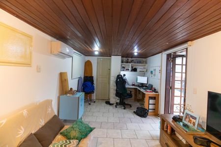 Casa de condomínio à venda com 180m², 3 quartos e 3 vagas Casa de condomínio à venda com 180m², 3 quartos e 3 vagasEscritório