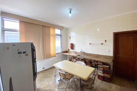 Apartamento à venda com 370m², 4 quartos e 4 vagas Apartamento à venda com 370m², 4 quartos e 4 vagasCopa