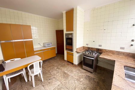 Apartamento à venda com 370m², 4 quartos e 4 vagas Apartamento à venda com 370m², 4 quartos e 4 vagasCozinha