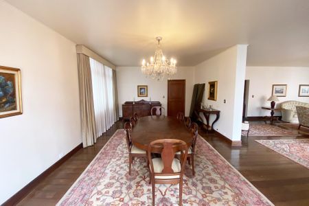 Apartamento à venda com 370m², 4 quartos e 4 vagas Apartamento à venda com 370m², 4 quartos e 4 vagasSala 2