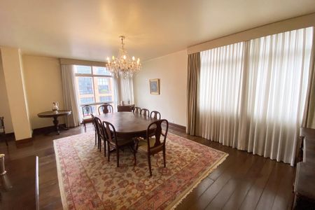 Apartamento à venda com 370m², 4 quartos e 4 vagas Apartamento à venda com 370m², 4 quartos e 4 vagasSala 2