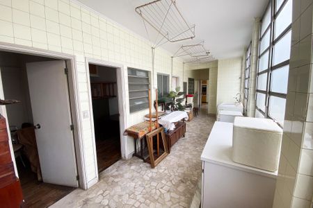 Apartamento à venda com 370m², 4 quartos e 4 vagas Apartamento à venda com 370m², 4 quartos e 4 vagasÁrea de Serviço