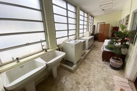 Apartamento à venda com 370m², 4 quartos e 4 vagas Apartamento à venda com 370m², 4 quartos e 4 vagasÁrea de Serviço