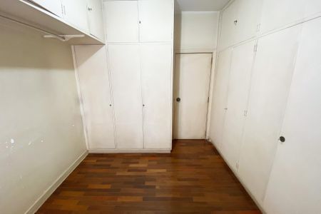 Apartamento à venda com 370m², 4 quartos e 4 vagas Apartamento à venda com 370m², 4 quartos e 4 vagasQuarto 2