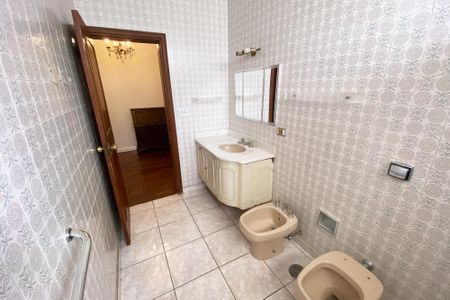 Apartamento à venda com 370m², 4 quartos e 4 vagas Apartamento à venda com 370m², 4 quartos e 4 vagasBanheiro