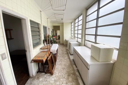 Apartamento à venda com 370m², 4 quartos e 4 vagas Apartamento à venda com 370m², 4 quartos e 4 vagasÁrea de Serviço