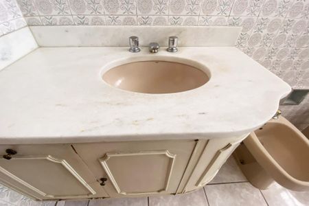 Apartamento à venda com 370m², 4 quartos e 4 vagas Apartamento à venda com 370m², 4 quartos e 4 vagasBanheiro