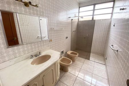 Apartamento à venda com 370m², 4 quartos e 4 vagas Apartamento à venda com 370m², 4 quartos e 4 vagasBanheiro